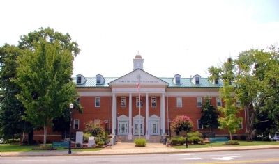 Forsyth County Courthouse image. Click for full size.