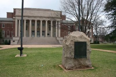 1861 - 1865 Marker in front of the Amelia Gayle Gorgas Library image. Click for full size.