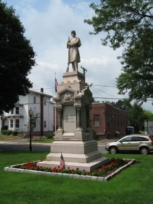 Southington Soldiers Memorial image. Click for full size.