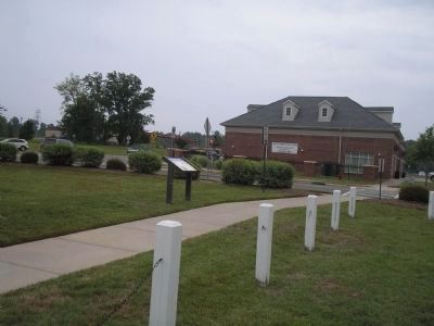 Marker in the Hampton Pointe Shopping Center image. Click for full size.