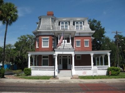 Hutchinson House image. Click for full size.