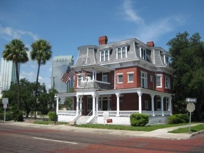 Hutchinson House image. Click for full size.