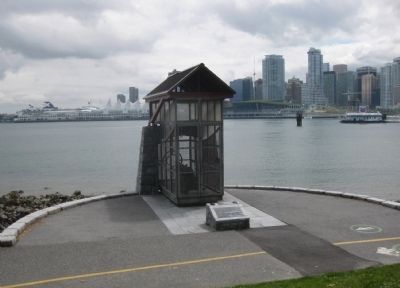 Nine O'Clock Gun Marker - wide view image. Click for full size.