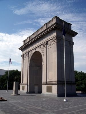 Nearby Victory Arch image. Click for full size.