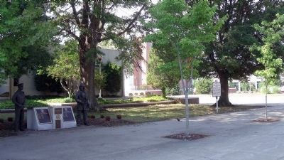 Newport News Municipal Center on 25th Street image. Click for full size.