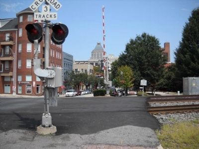 Marker on S Elm Street. Click for full size. Marker on S Elm Street image. Click for full size.
