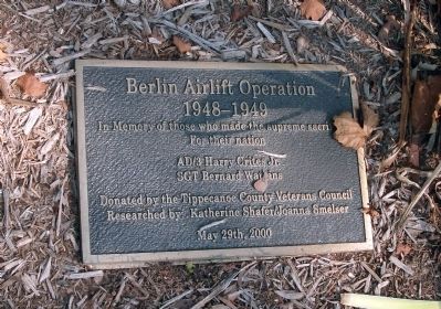 Right Plaque - 'Berlin Airlift' - - Tippecanoe County War Memorial Marker image. Click for full size.