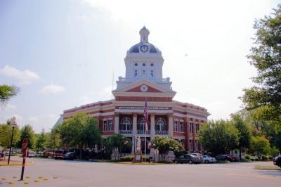 Morgan County Courthouse and Marker image. Click for full size.