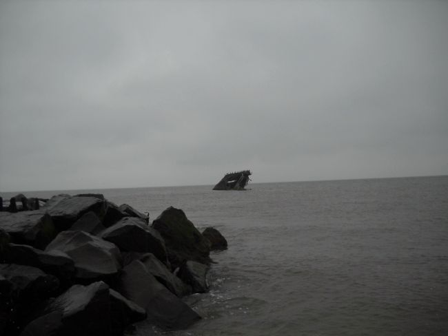 S.S. Atlantus off Sunset Beach. Click for full size. S.S. Atlantus off Sunset Beach image. Click for full size.
