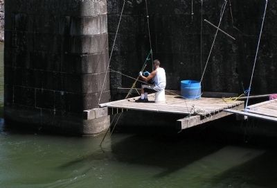 Modern Day Fishing on the Columbia River. Click for full size. Modern Day Fishing on the Columbia River image. Click for full size.