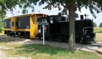 1932 Plymouth 0-6-0 Switch Engine and Caboose image. Click for full size.