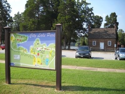 Marker in City Lake Park image. Click for full size.
