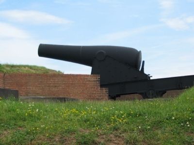 15-inch Rodman Gun on the Ravelin image. Click for full size.