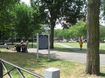 New Haven Marker on the edge of the New Haven Green image. Click for full size.