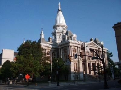 South / East View - - Tippecanoe County Courthouse image. Click for full size.