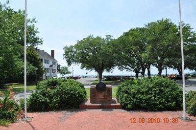 Colonial Waterfront Park on Edenton's Bay image. Click for full size.