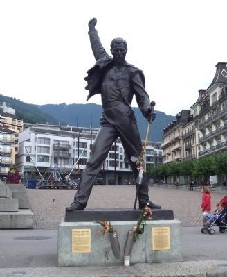 Freddie Mercury Statue and Markers image. Click for full size.