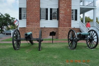 Edenton Bell Battery C.S.A. Marker & Cannons image. Click for full size.