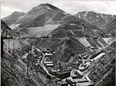 Copper Hill and Downtown Bingham Canyon image. Click for full size.