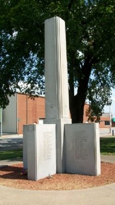 Joplin World War II Memorial image. Click for full size.