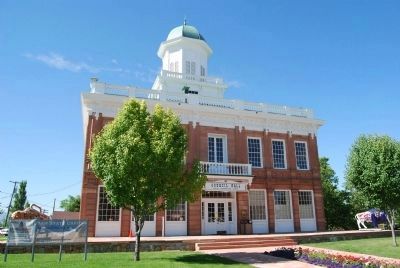 Council Hall and Marker image. Click for full size.