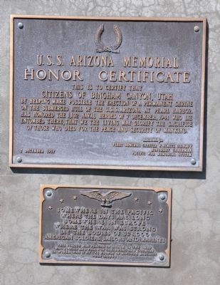 Plaques on east face of Memorial image. Click for full size.