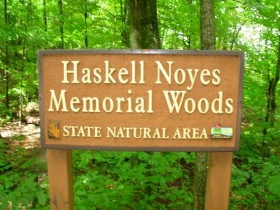 Haskell Noyes Memorial Woods Sign image. Click for full size.