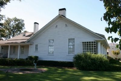 Side View of the Chabannes - Sealy House image. Click for full size.