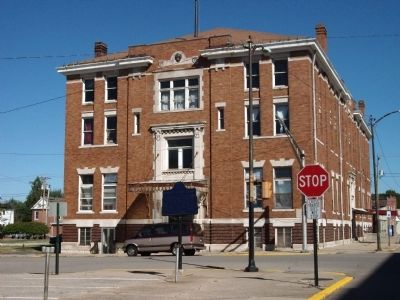 Long North View - - Wabash & Erie Canal Marker image. Click for full size.