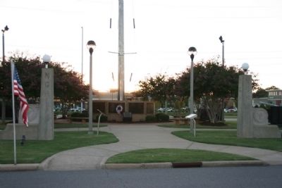 Tuscaloosa County Veterans Memorial image. Click for full size.