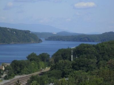 Northern view of Hudson River image. Click for full size.