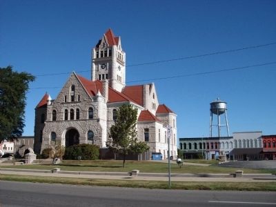 South/East Corner - - Fulton County Courthouse image. Click for full size.