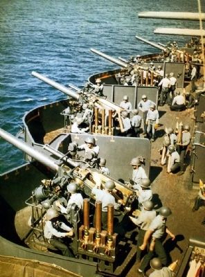 5"/25 guns aboard USS New Mexico (BB-40) on 15 June 1944. image. Click for full size.