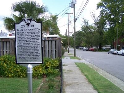 Bank of Hampton Marker as seen looking north along 1st Street East image. Click for full size.