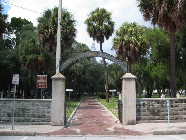 Oaklawn Cemetery Main Gate image. Click for full size.