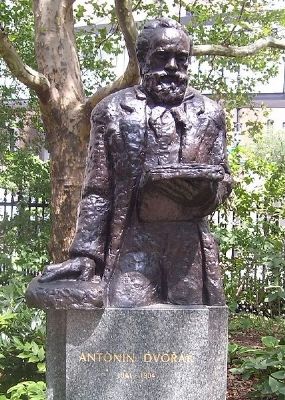 Antonin Dvořk statue image. Click for full size.