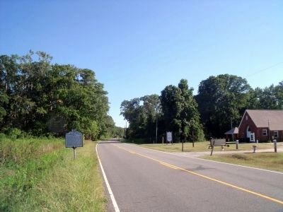 Smiths Neck Rd (facing south) image. Click for full size.
