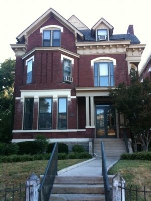Mary Todd Lincoln was born in this house. image. Click for full size.