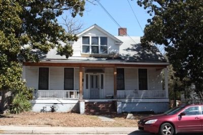 Heidt- Russell House. Click for full size. Heidt- Russell House image. Click for full size.