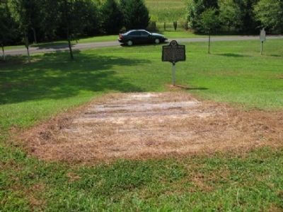 (left) Creek Indian Removal, (right) Cherokee Indian Removal and (mid) Oakville Indian Mound Markers image. Click for full size.