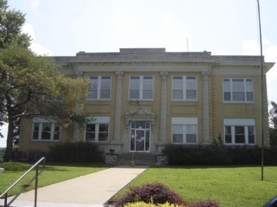 St. Clair County Courthouse image. Click for full size.