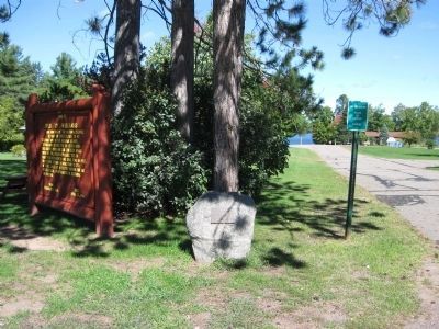 World's Largest Chain of Lakes Marker. Click for full size. World's Largest Chain of Lakes Marker image. Click for full size.