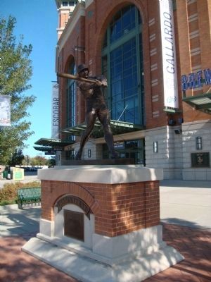 Robin Yount Marker and Statue image. Click for full size.