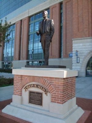 Allan H. Selig Marker and Statue image. Click for full size.