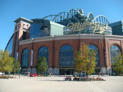 Miller Park, Home of the Milwaukee Brewers image. Click for full size.