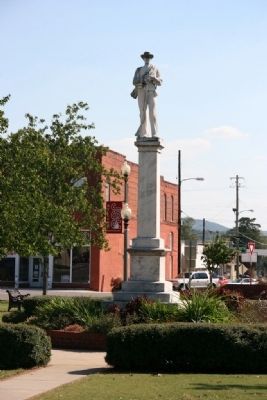 Confederate Monument in the Town Square image. Click for full size.
