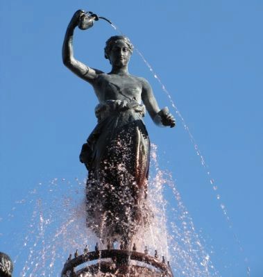 Court Square Fountain. Click for full size. Court Square Fountain image. Click for full size.