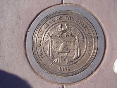 Utah State Seal image. Click for full size.