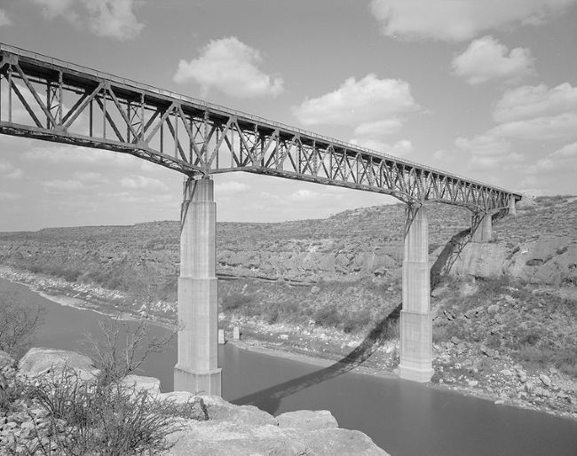 Pecos High Railroad Bridge, opened 1944 image. Click for full size.