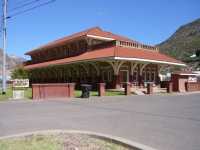 Town of Clifton train station image. Click for full size.